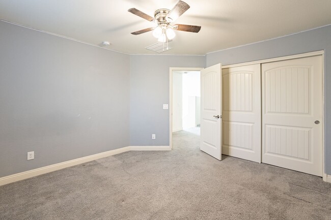 Building Photo - Verrado Living - 4 Bedrooms & 3 Baths!