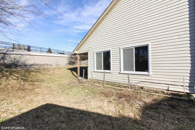 Building Photo - 707 Clearwood Ct