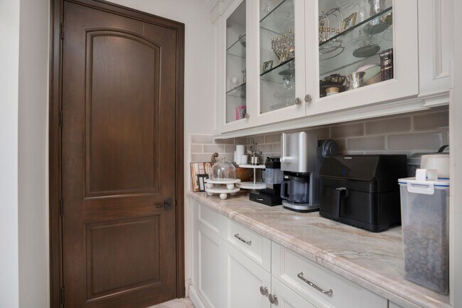 Building Photo - Beverly Hills Luxury Villa with Resort-Style Pool & Spa