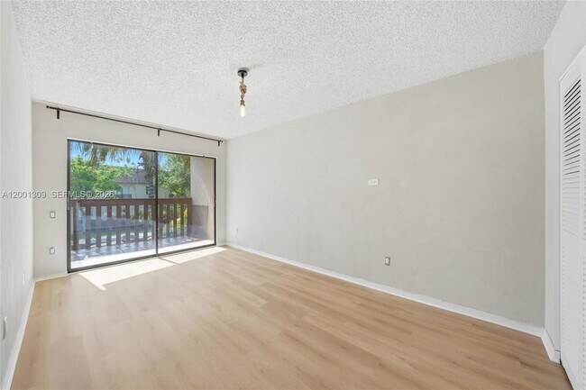 Building Photo - 6704 SW 114th Pl