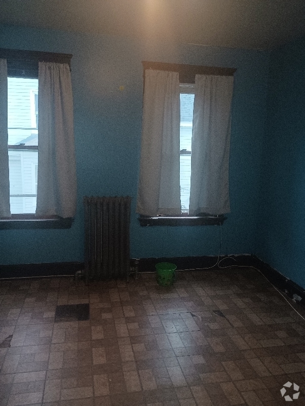 Building Photo - 33 Elmwood Ave