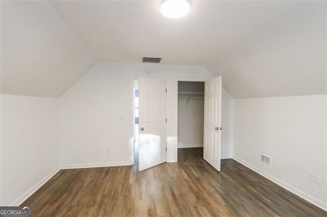 Building Photo - 1070 4th St NW