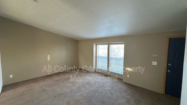 Building Photo - 1564 W Polk St