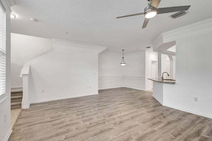 Building Photo - 826 Dakota Dr