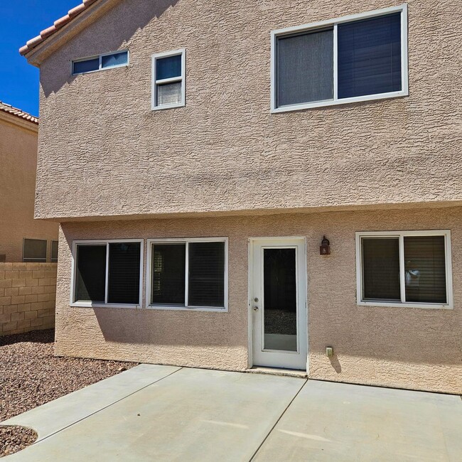 Building Photo - MOVE-IN READY 4BR/3BA SINGLE FAMILY HOME I...