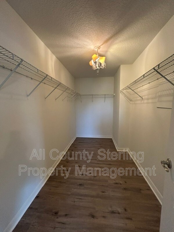 Building Photo - 1876 Leather Fern Dr