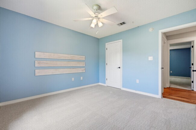 Building Photo - 4881 Traxx St