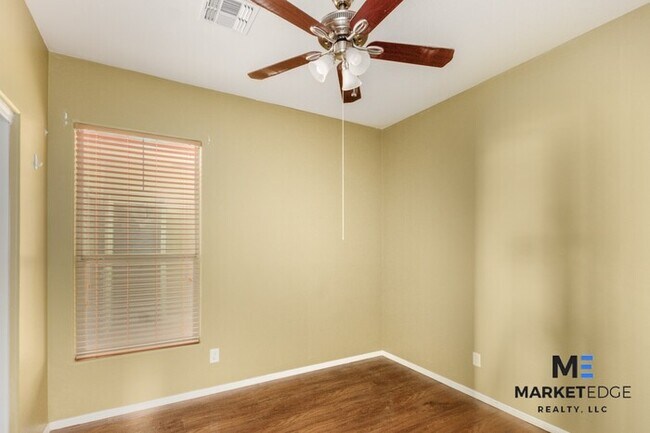 Building Photo - 4Bed/2Bath House at Greenway Rd/175th Ave!...