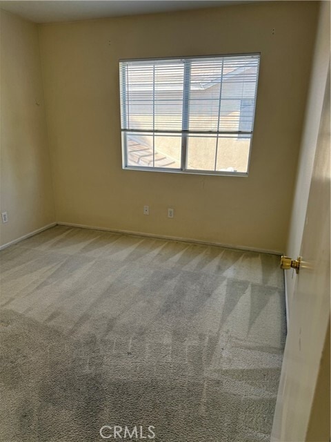 Building Photo - 865 Tam O'Shanter St