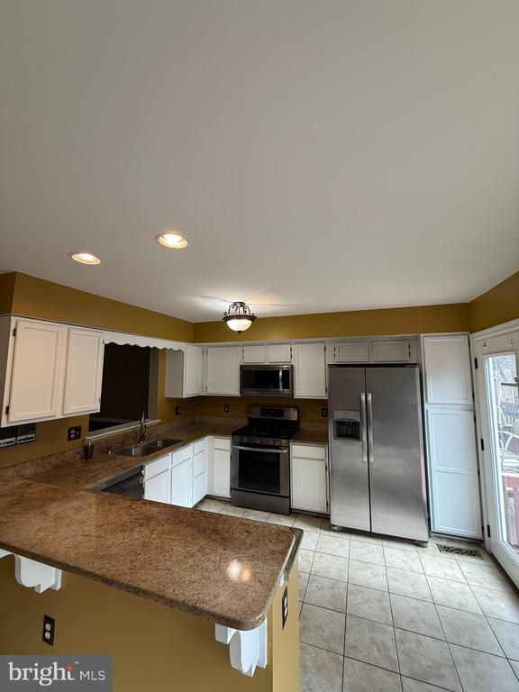 Building Photo - 4221 Devonwood Way