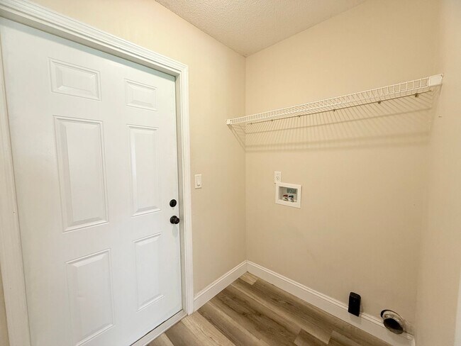 Building Photo - Beautiful 3/2 With Flex Room - Pace