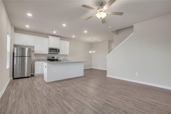 Building Photo - 2104 Irvin Ct