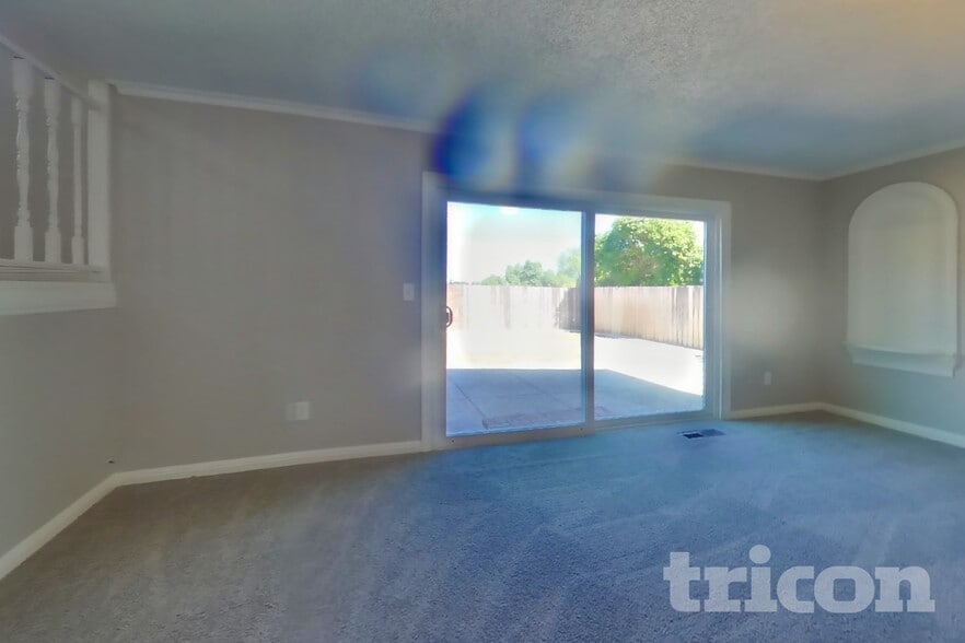 Building Photo - 2436 Alderwood Dr