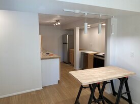 Building Photo - 2489 Pierce Ave