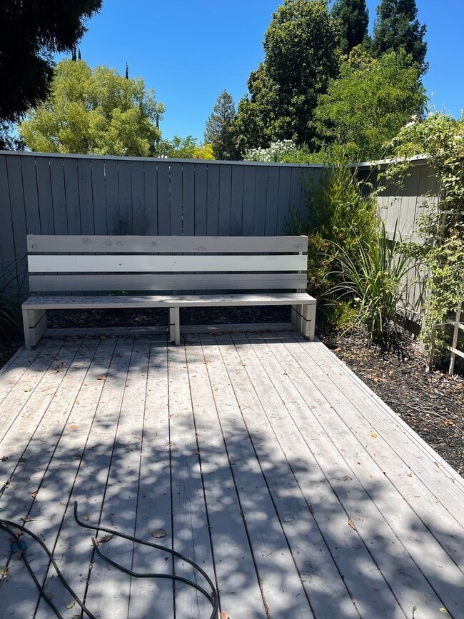 Building Photo - Beautiful single family home in peaceful Granite Bay, huge yard and upgrades!!