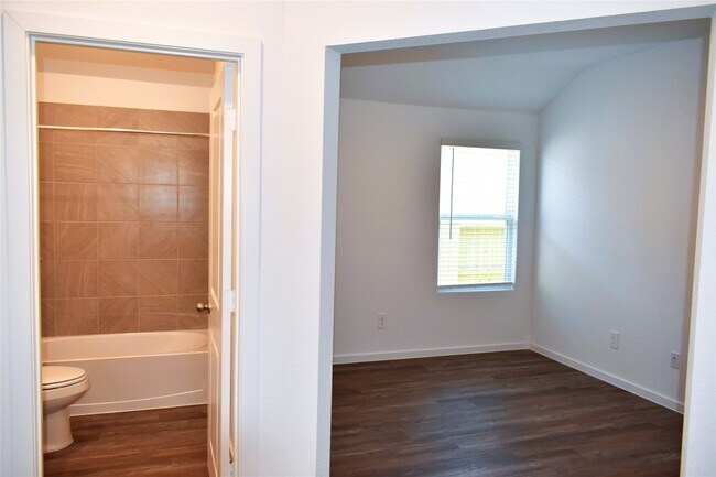 Building Photo - 27307 Azure Fls Dr