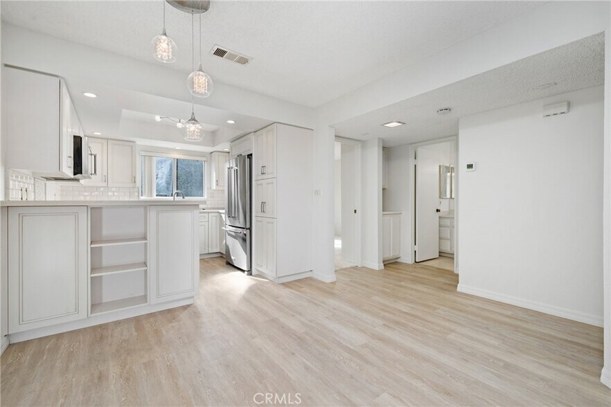 Building Photo - 26342 Forest Ridge Dr