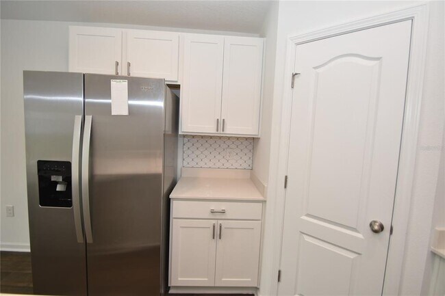 Building Photo - 6 Prosperity Ln