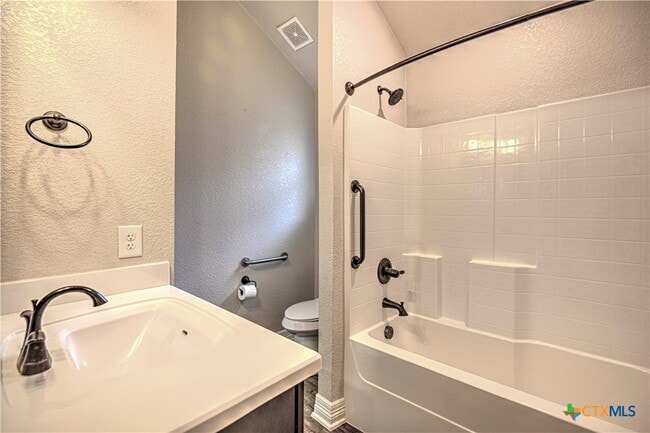 Building Photo - 1814 Rustic Manor Dr