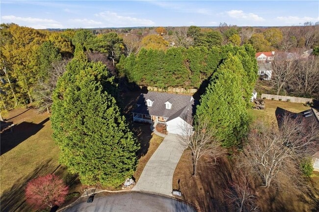 Building Photo - 2110 Meadow View Ct