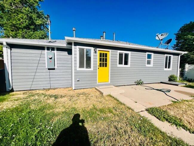 Building Photo - 702 S Wolcott Ct