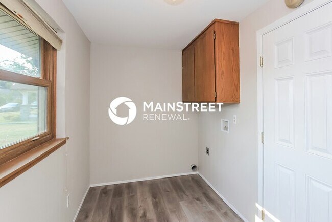 Building Photo - 3 Bedroom Pet-Friendly Home in Tacoma, WA with Main Street Renewal
