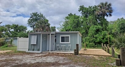 Building Photo - Efficiency Mainland New Smyrna Beach