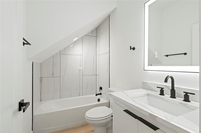 Building Photo - 5212 Colonial Ave