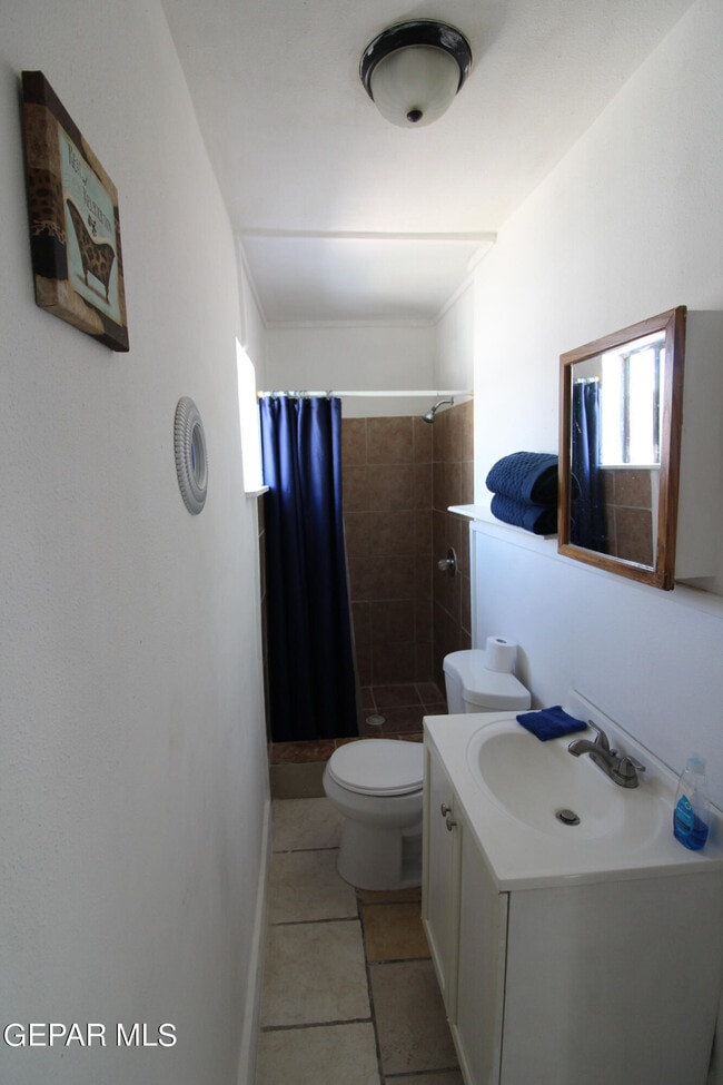 Building Photo - 3527 E Missouri Ave