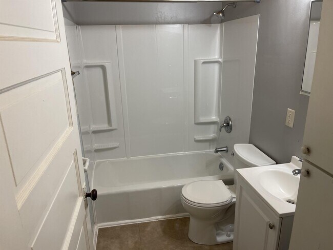 Building Photo - 5122 N 37th St