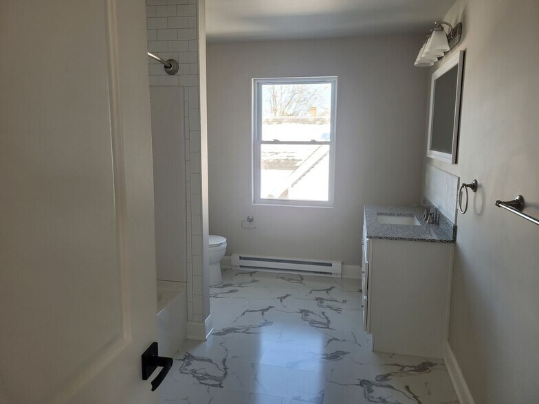 Building Photo - 2006 Washington Ave