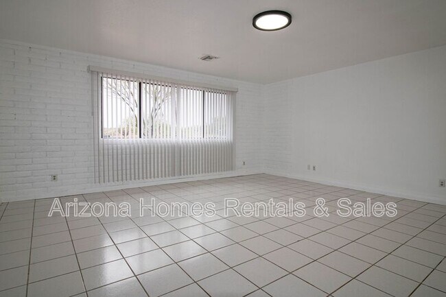 Building Photo - 1775 Ruta Caravela