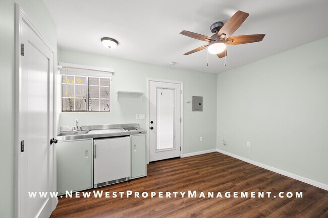 Building Photo - Charming Barrio Logan Studio - Available Now!