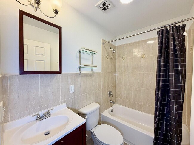 Building Photo - 236 Van Horne St