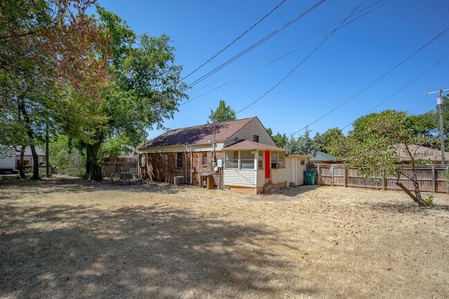 Building Photo - 3708 N Virginia Ave