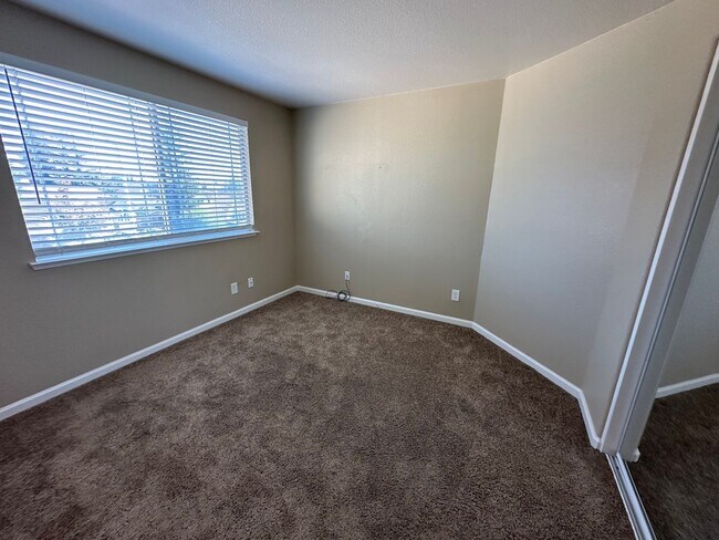 Building Photo - Beautiful Remodeled 4 Bedroom, 3 Bath Home