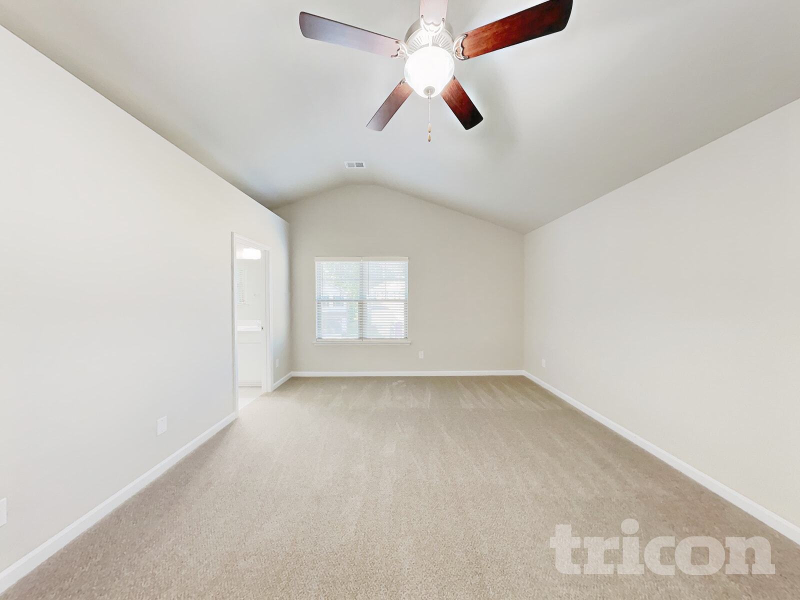 Building Photo - 229 Spring Knoll Dr