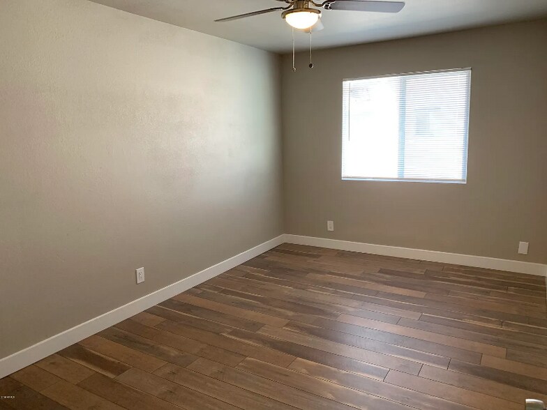 Building Photo - 4710 E Portland St