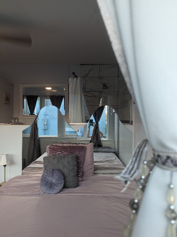 Building Photo - 8735 1/2 Harvard Blvd