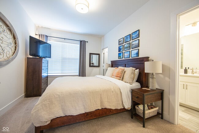 Building Photo - 743 Bates St