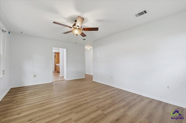 Building Photo - 202 Self St