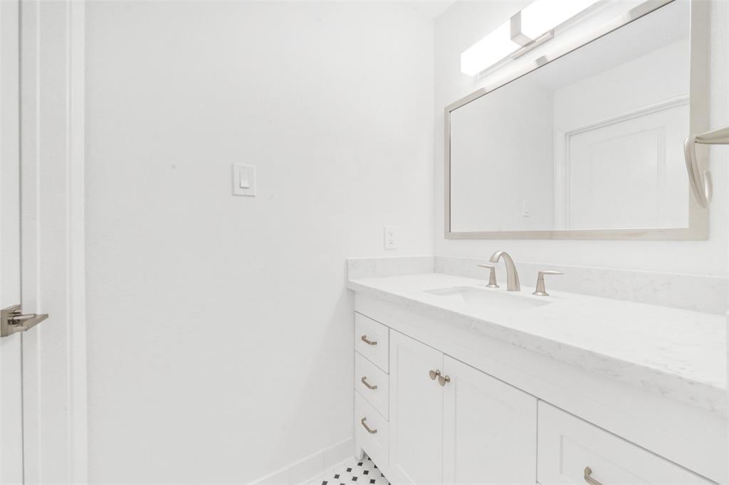 Building Photo - 2610 Whitney St