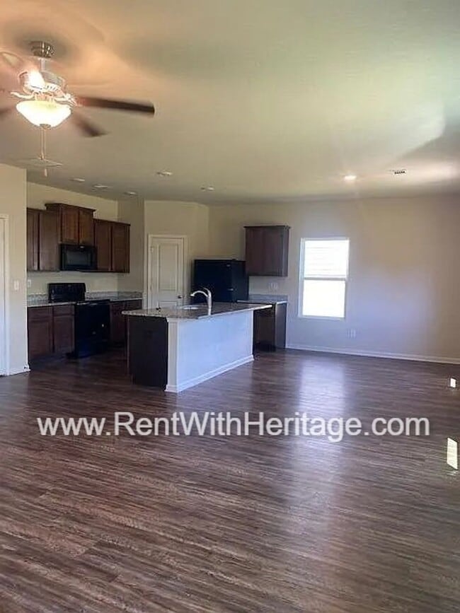 Building Photo - Gorgeous 3bd/ 2.5 bath Home in Popular Ann...