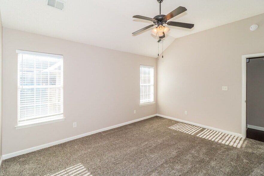 Building Photo - 7972 Ridgedale Dr