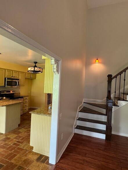 Building Photo - 57143 Diamondhead Dr E
