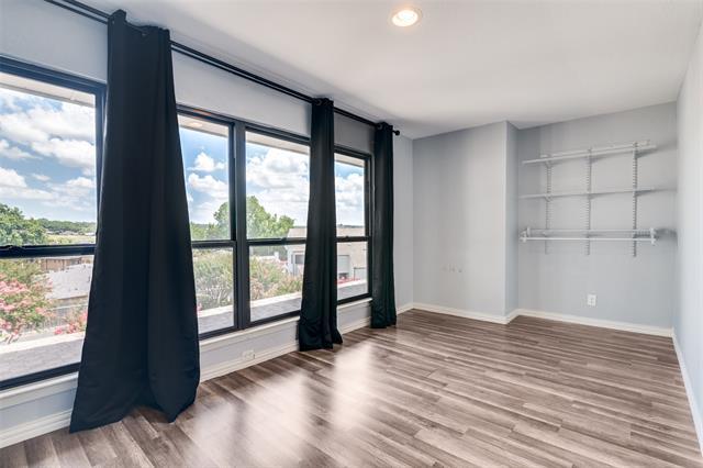 Building Photo - 438 Yacht Club Dr