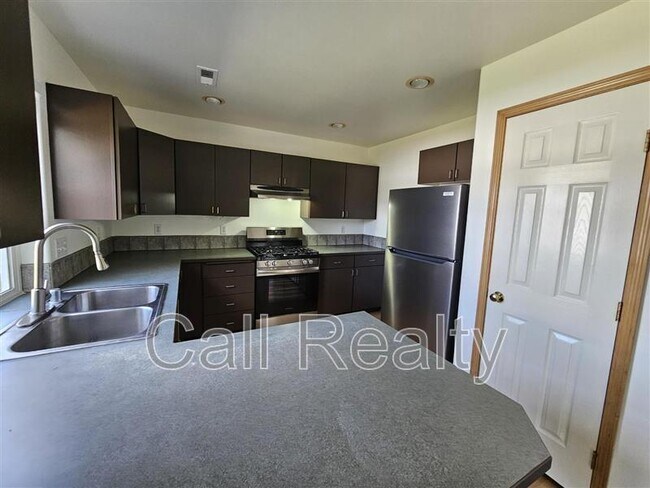 Building Photo - 1021 Malvern St