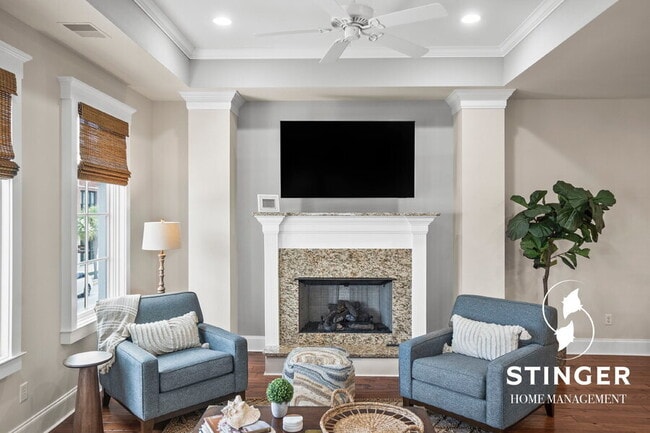 Building Photo - 700 Bay St