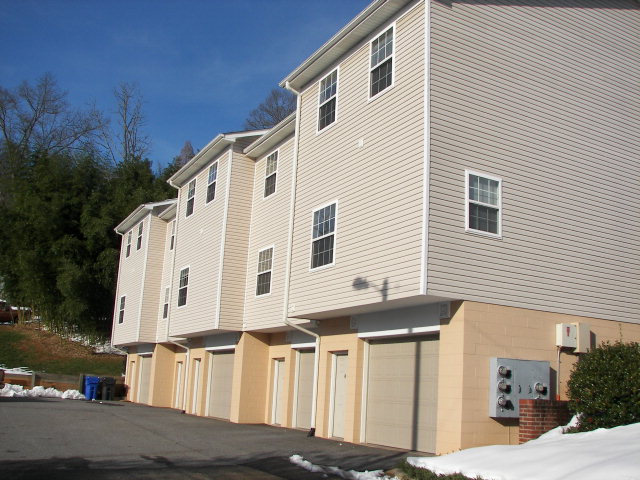 Rear Building Photo - Bldg 2