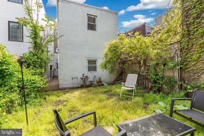 Building Photo - 2010 E York St